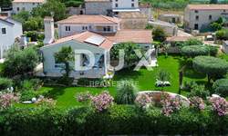 Kuca, Višnjan, prodaja, 860000 €, 265 m2