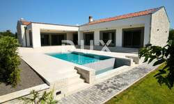 Kuca, Rovinj, prodaja, 890000 €, 291 m2