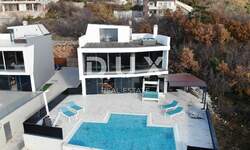 Kuca, Crikvenica, prodaja, 1650000 €, 260 m2