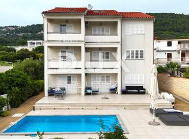 Kuca, Rab, Banjol, prodaja, 641250 €, 400 m2