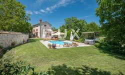 Kuca, Tinjan, prodaja, 2300000 €, 193 m2