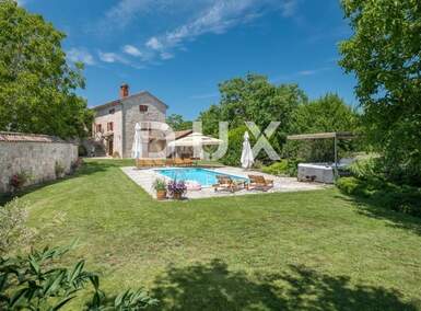 Kuca, Tinjan, prodaja, 2300000 €, 193 m2