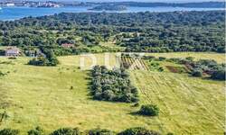 Zemljiste, Pula, Veli vrh, prodaja, 111000 €, 675 m2