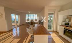 Trosoban stan, Opatija, Ičići, prodaja, 400000 €, 130 m2