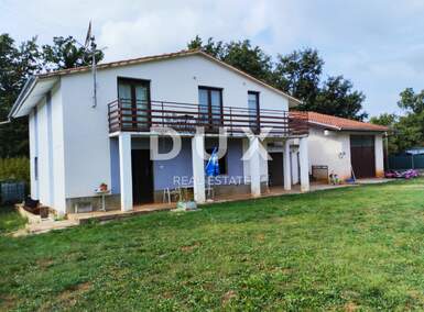 Kuca, Poreč, prodaja, 330000 €, 200 m2