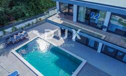 Kuca, Opatija, Oprić, prodaja, 1750000 €, 400 m2