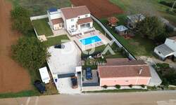 Kuca, Barban, prodaja, 890000 €, 358 m2