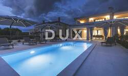 Kuca, Umag, prodaja, 985000 €, 210 m2