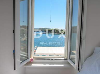 Trosoban stan, Cres, prodaja, 300000 €, 87 m2