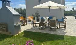 Kuca, Vir, prodaja, 1850000 €, 384 m2