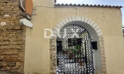 Kuca, Buje, prodaja, 300000 €, 300 m2