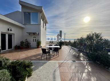 Kuca, Lovran, prodaja, 1650000 €, 690 m2