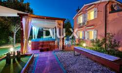 Kuca, Umag, prodaja, 385000 €, 168 m2