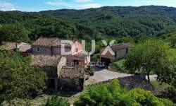 Kuca, Buzet, Hum, prodaja, 365000 €, 400 m2