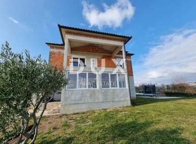 Kuca, Marčana, prodaja, 400000 €, 200 m2