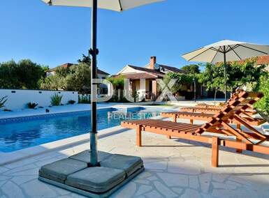 Kuca, Sukošan, Debeljak, prodaja, 515000 €, 150 m2