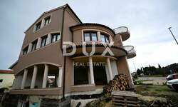 Kuca, Rovinj, prodaja, 910000 €, 640 m2