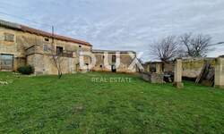 Kuca, Tinjan, prodaja, 290500 €, 167 m2