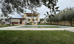 Kuca, Umag, prodaja, 750000 €, 540 m2