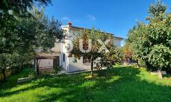 Kuca, Poreč, prodaja, 450000 €, 355 m2