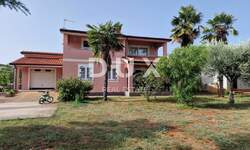 Kuca, Poreč, prodaja, 625000 €, 230 m2