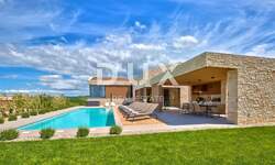 Kuca, Brtonigla, prodaja, 2200000 €, 324 m2