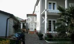 Kuca, Umag, prodaja, 600000 €, 320 m2