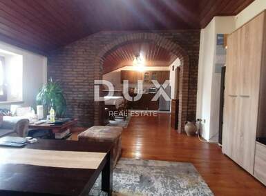 Cetvorosoban stan, Pula, Centar, prodaja, 250000 €, 99 m2