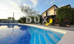 Kuca, Sukošan, Debeljak, prodaja, 540000 €, 239 m2