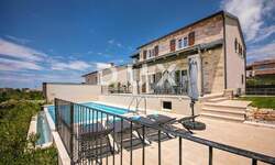 Kuca, Sveti Lovreč, prodaja, 913000 €, 350 m2