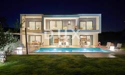 Kuca, Krk, Vrh, prodaja, 1250000 €, 293 m2