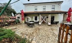 Kuca, Pula, Šijana, prodaja, 450000 €, 428 m2