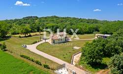 Kuca, Tinjan, prodaja, 726000 €, 280 m2