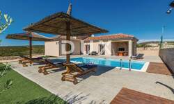 Kuca, Sukošan, Debeljak, prodaja, 750000 €, 170 m2