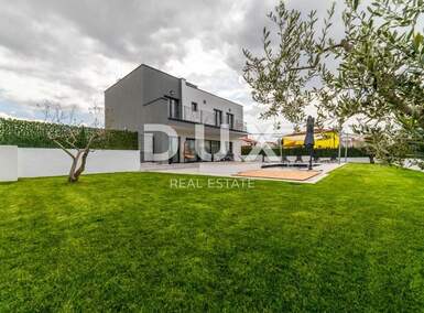 Kuca, Poreč, prodaja, 835000 €, 204 m2