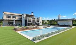 Kuca, Poreč, prodaja, 1400000 €, 230 m2