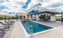 Kuca, Višnjan, prodaja, 900000 €, 250 m2