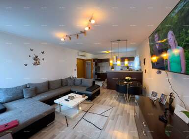 Trosoban stan, Pula, Centar, prodaja, 270000 €, 78 m2