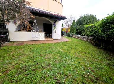 Trosoban stan, Malinska-Dubašnica, Malinska, prodaja, 280000 €, 71 m2