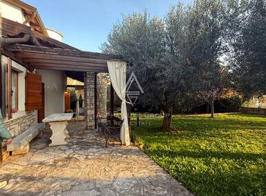 Kuca, Buje, prodaja, 425000 €, 140 m2