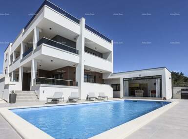 Kuca, Medulin, prodaja, 1299000 €, 340 m2