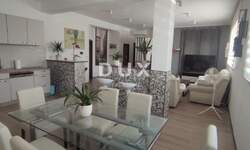 Trosoban stan, Pula, Gregovica, prodaja, 270000 €, 100 m2