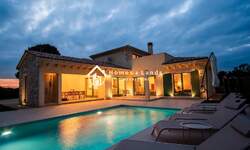 Kuca, Tinjan, prodaja, 789000 €, 151 m2