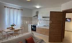 Trosoban stan, Pula, prodaja, 183600 €, 62 m2