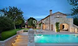 Kuca, Višnjan, prodaja, 1470000 €, 309 m2