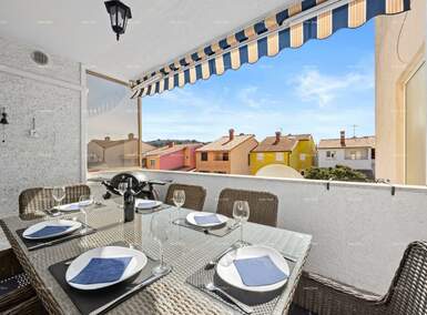 Dvosoban stan, Pula, Veruda Porat, prodaja, 260000 €, 85 m2