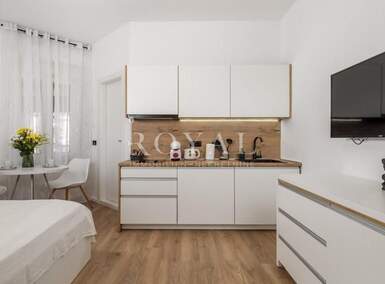 Jednosoban stan, Rijeka, Centar, najam, 430 €, 25 m2
