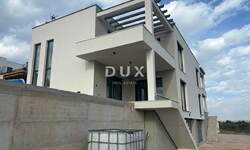 Kuca, Vodice, prodaja, 650000 €, 250 m2