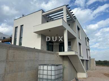 Kuca, Vodice, prodaja, 650000 €, 250 m2