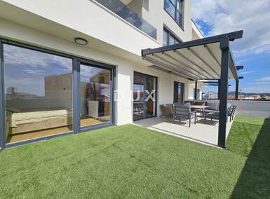 Cetvorosoban stan, Šibenik, Brodarica, prodaja, 390000 €, 111 m2